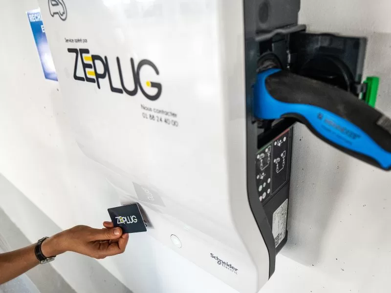 Carregamento Veículos Elétricos Chargeguru - Zeplug