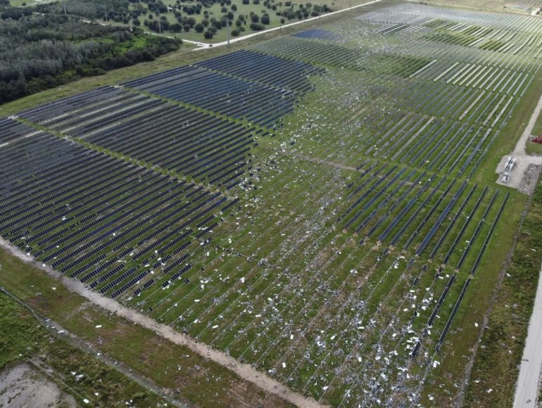 Parque Solar Fotovoltaico Destruído Por Tornado