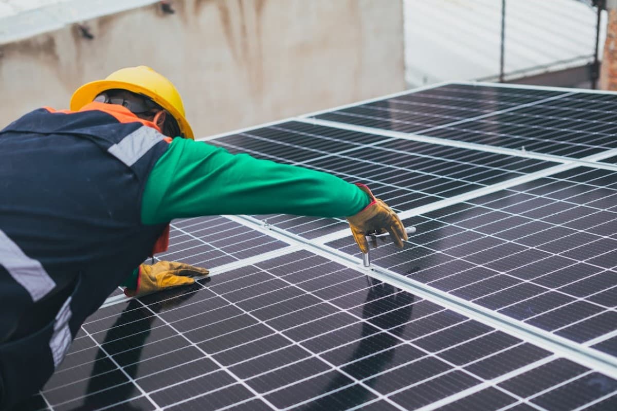 Energia Solar Na Ue Em Risco: Especialistas Exigem Cibersegurança 5 Instalação De Painel Solar Fotovoltaico